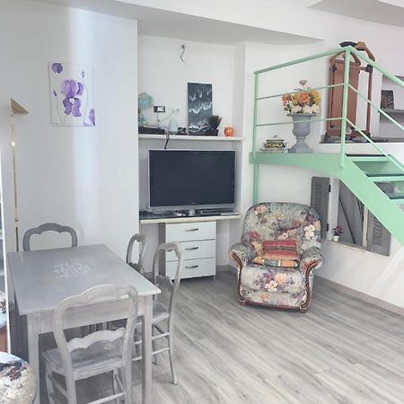 Joli Studio Au Soleil Apartment Ментона Екстериор снимка